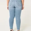 Curvy High-Rise Medium Wash Super Skinny Jeans Curvy High-Rise Medium Wash Super Skinny Jeans