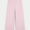 Gilly Hicks Active Recharge Heart-Tipped Baggy Pants