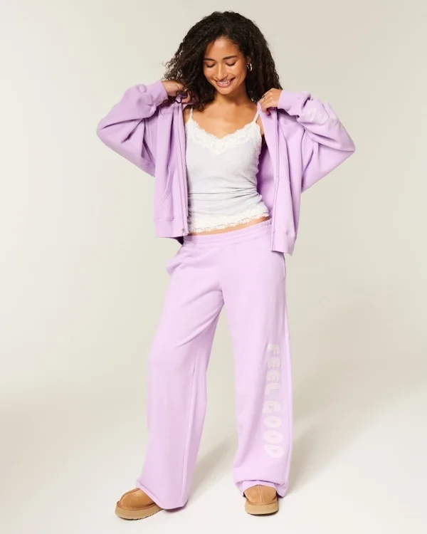 Hollister Feel Good Graphic Baggy Sweatpants Hollister Feel Good Graphic Baggy Sweatpants
