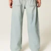 Light Wash Super Baggy Jeans
