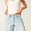 Low-Rise Light Wash Baggy Denim Shorts 5″ Low-Rise Light Wash Baggy Denim Shorts 5″