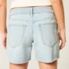 Low-Rise Light Wash Baggy Denim Shorts 5″ Low-Rise Light Wash Baggy Denim Shorts 5″