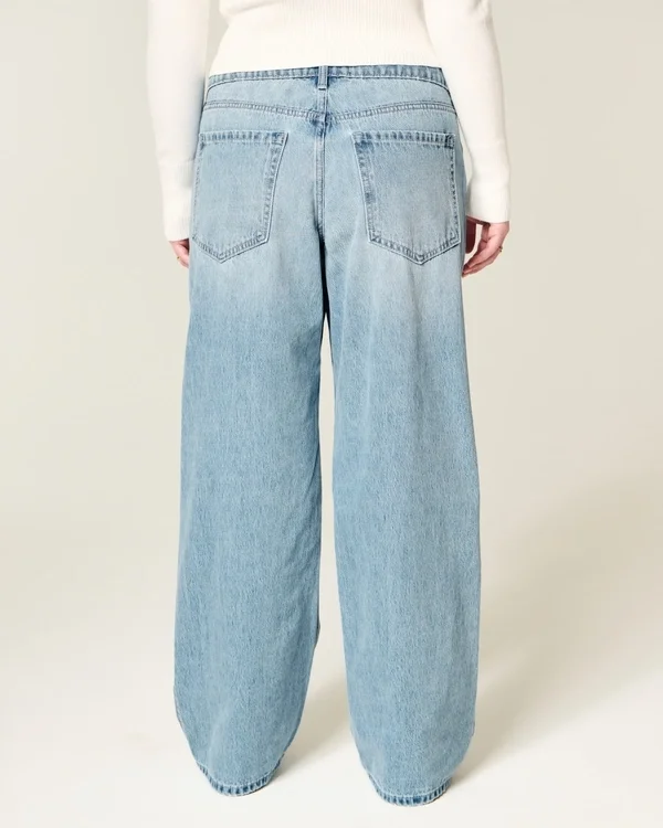 Low-Rise Light Wash Chain Embroidery Baggy Jeans Low-Rise Light Wash Chain Embroidery Baggy Jeans
