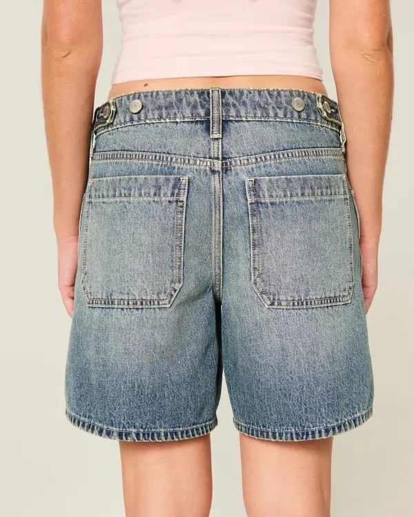 Low-Rise Medium Wash Adjustable Waistband Baggy Jort Low-Rise Medium Wash Adjustable Waistband Baggy Jort